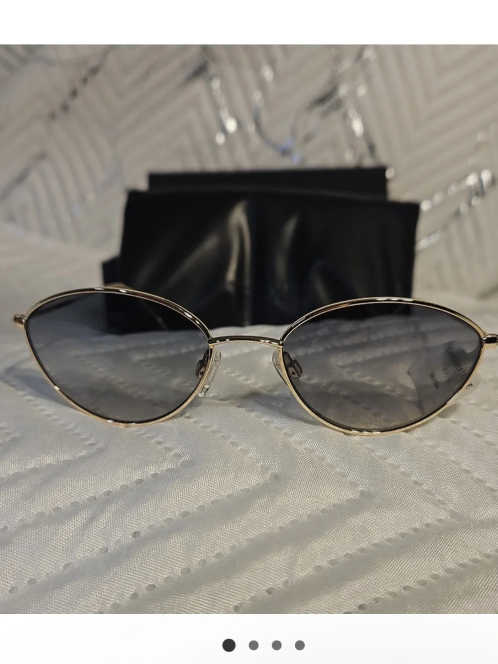 Carolina lemke Gold Oval Sunglasses with Gray gradient Tinted Lenses